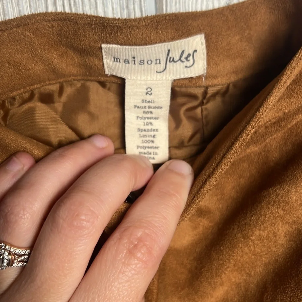 MAISON JULES Women's Size 2 Brown Short Faux Suede Skirt Buttons
